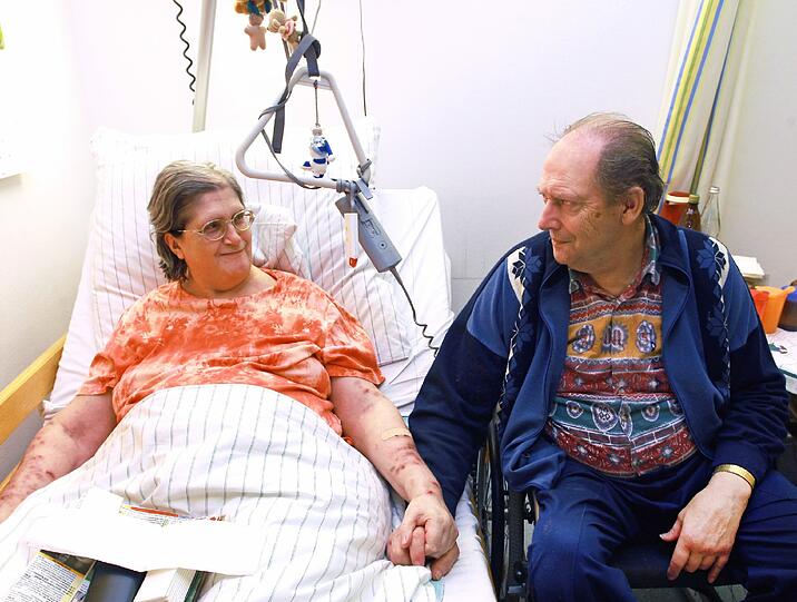 Gudrun und Hagen Bielohlawek sind seit 42 Jahren verheiratet und unzertrennlich. Jeden Tag besucht der Rentner seine Frau von zwölf Uhr mittags bis zum Abendessen auf der Pflegestation.