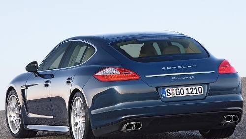 Starker Abgang: die Heckpartie des Porsche Panamera. Starker Abgang: die Heckpartie des Porsche Panamera.