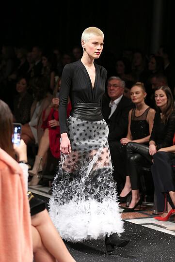 Model Kris Gottschalk bei der Marc Cain fashion show.