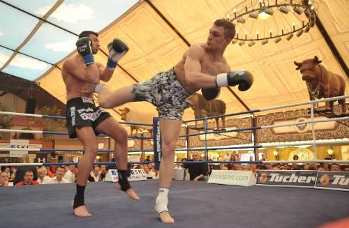 K1-Kampf: hier mit Gazmen Cakaj (li.) und Andrej Lichtenwald, der später auch triumphiert.