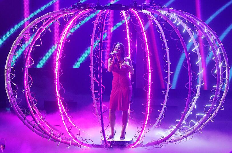 Pietro Lombardi ist Deutschlands neuer Superstar - im DSDS-Finale stand auch seine Freundin Sarah Engels auf der Bühne - die besten Bilder der RTL-Show.