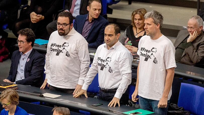 Die Grünen-Abgeordneten (v.l.) Chris Kühn, Özcan Mutlu und Dieter Janecek.