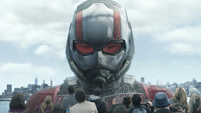 "Ant-Man" (Paul Rudd) kann sowohl winzig klein als auch riesengroß werden - zumindest für kurze Zeit.