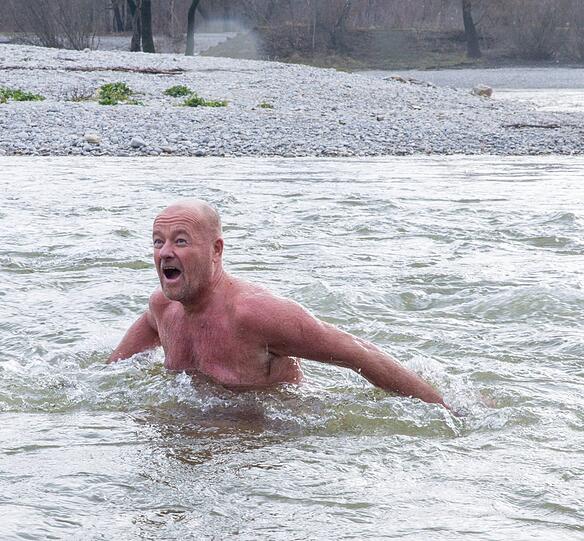 Ein eiskaltes Vergnügen auch für Thomas Hilgert (59)