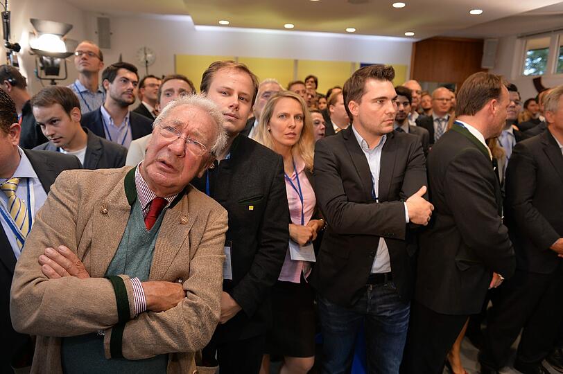 Die Bilder: So reagierten die Parteien auf die ersten Prognosen.