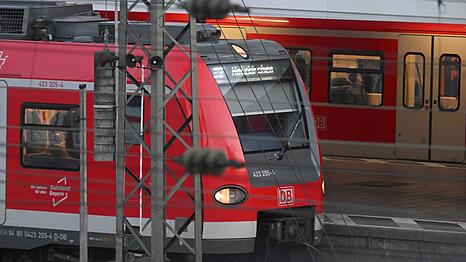 Die Bauarbeiten für das neue Stellwerk am Ostbahnhof sind inzwischen abgeschlossen. Jetzt sorgt ein Defekt wieder für große Verzögerungen auf der Stammstrecke in München.