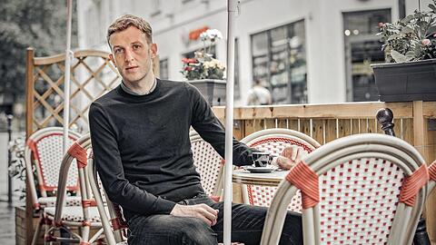 Der französische Schriftsteller Edouard Louis schreibt autobiografische Bücher.