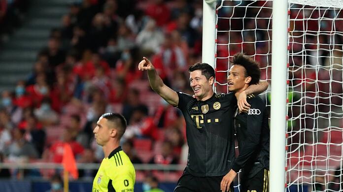 Im Pokal-Wettbewerb schon draußen, aber in der Champions League noch viel vor: Coach Julian Nagelsmann und seine Bayern um Robert Lewandowski und Leroy Sané