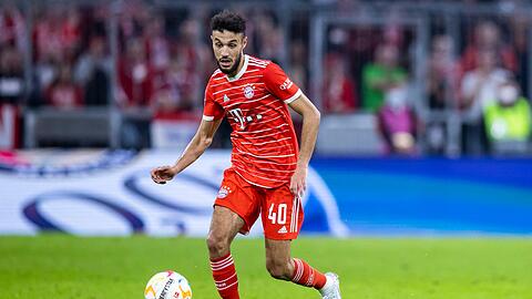 Münchens Noussair Mazraoui in Aktion.