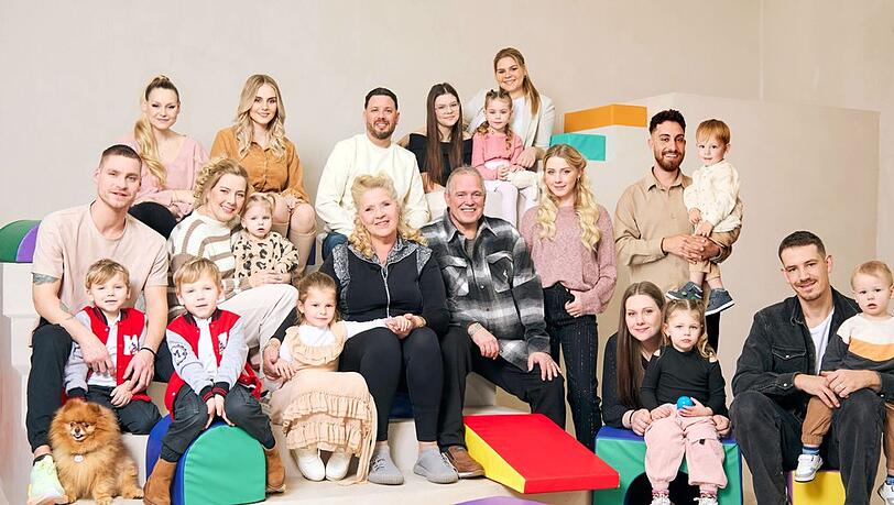 Volle Dr&ouml;hnung "Die Wollnys": An Pfingstmontag zeigen zehn Folgen das turbulente Leben der Gro&szlig;familie.