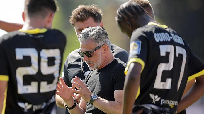 Die Löwen üben sich in puncto Trainingslager in Pragmatismus. TSV-1860-Trainer Maurizio Jacobacci muss sich umstellen.