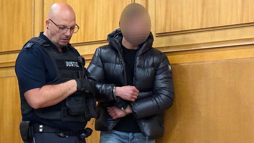 Der angeklagte mutma&szlig;liche Bankr&auml;uber wollte laut Staatsanwaltschaft mit der Beute seinen aufwendigen Lebensstil finanzieren.