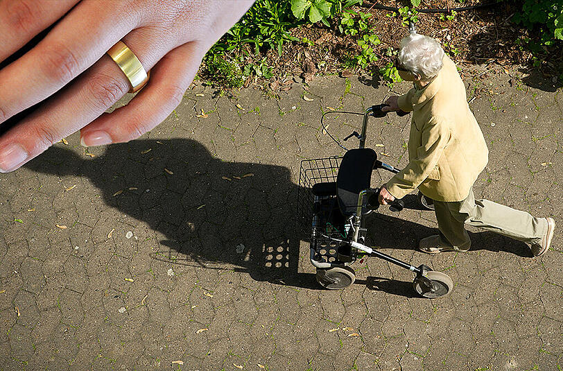 Die Trickbetrüger zogen der Rentnerin den Goldring vom Finger, ohne dass sie es merkte. (Symbolbild)