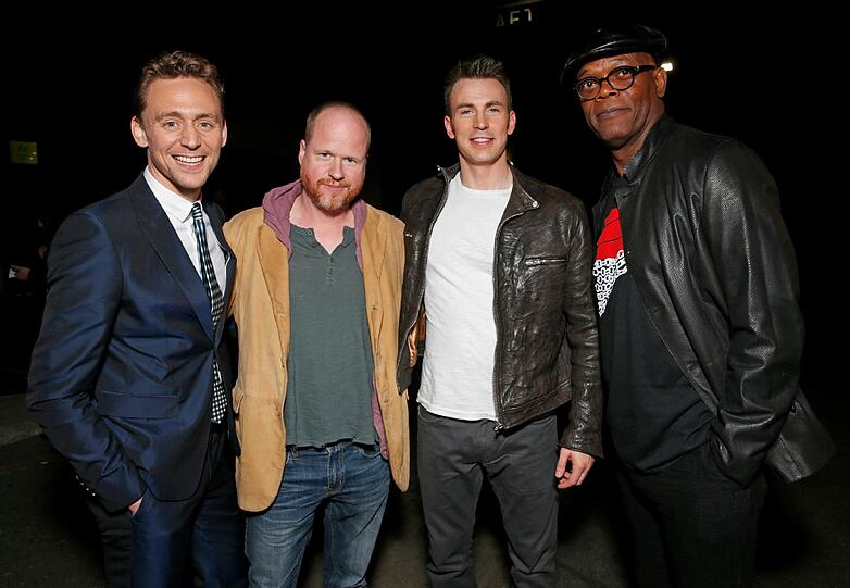 Weiter Fotos von dem MTV Movie Awards: (Von links) Tom Hiddleston, Joss Whedon, Chris Evans und Samuel L. Jackson