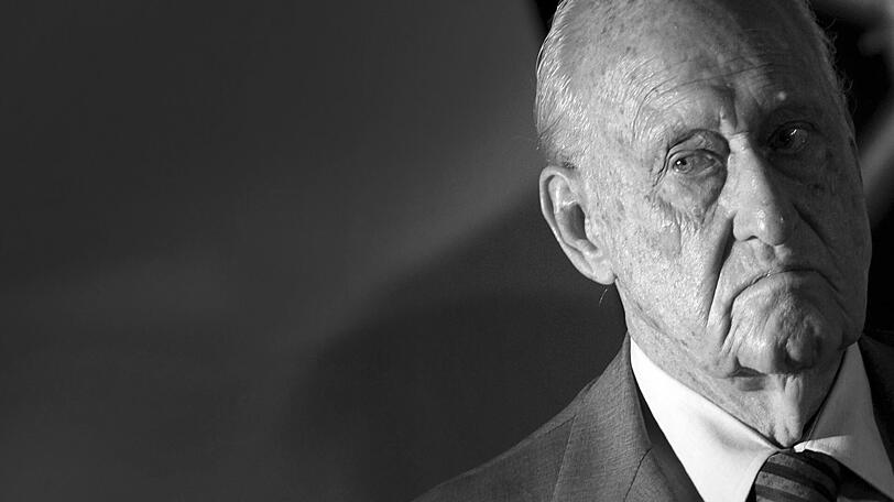 Fast ein Viertel seines 100-jährigen Lebens (24 Jahre lang) war Joao Havelange Präsident des Fußball-Weltverbandes Fifa. Er starb am 16. August 2016.