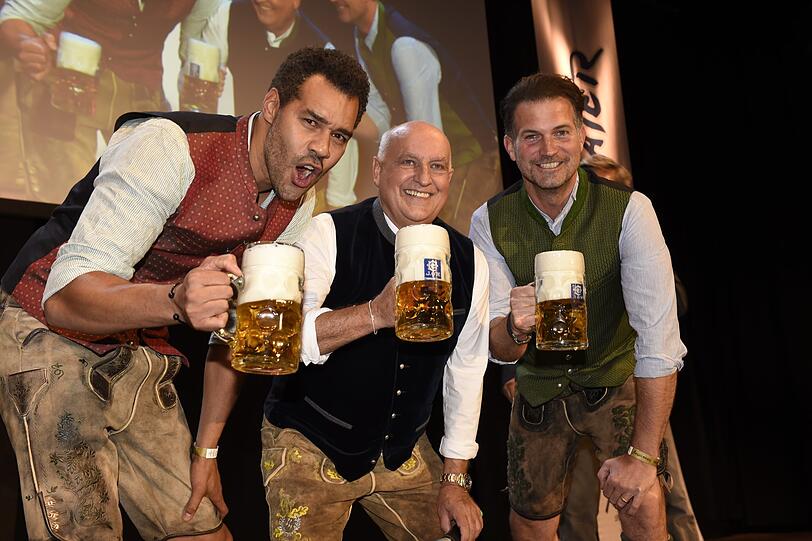 Prost: Michael Klammer, Dr. Axel Munz und Simon Böer