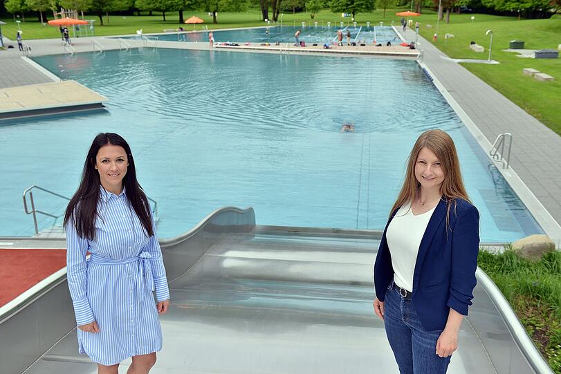 Die Bäderchefinnen Nicole Gargitter (l.) und Clara Kronberger.