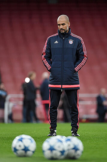 Die Bayern beim Abschlusstraining in London. Am Dienstag geht es im dritten Gruppenspiel der Champions League gegen den FC Arsenal. Klicken Sie sich durch die Bilder.