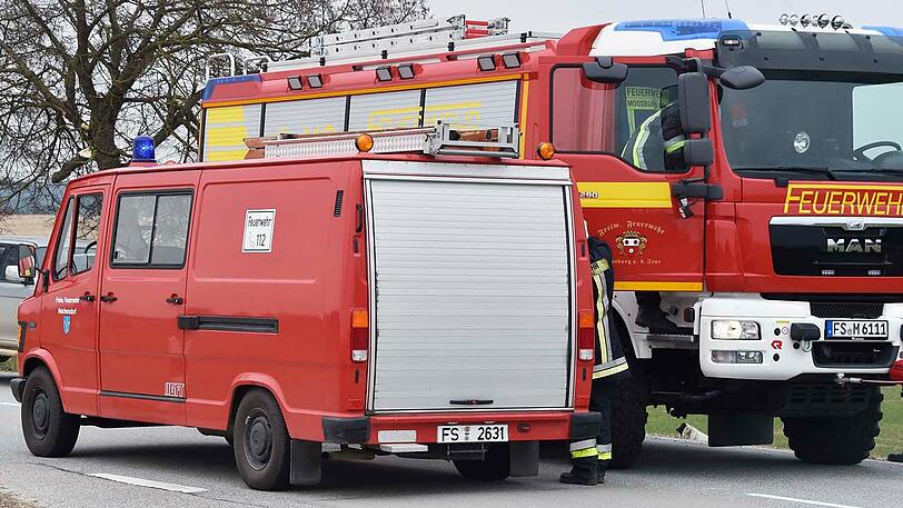 Bei Gammelsdorf ist am Dienstag ein 40-Tonner umgekippt.