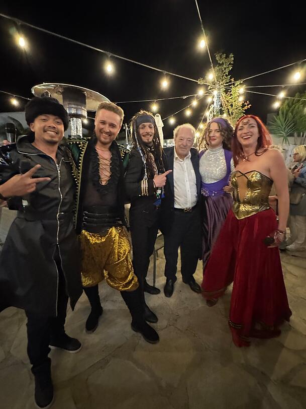 Ralph Siegel (Mitte) beim Auftritt der Dschinghis Khan -Neuformation bei der Eröffnung des "Meson Bahía - Restaurant Musical by Mister Eurovision Ralph Siegel". Ralph Siegel (Mitte) beim Auftritt der Dschinghis Khan -Neuformation bei der Eröffnung des "Meson Bahía - Restaurant Musical by Mister Eurovision Ralph Siegel".