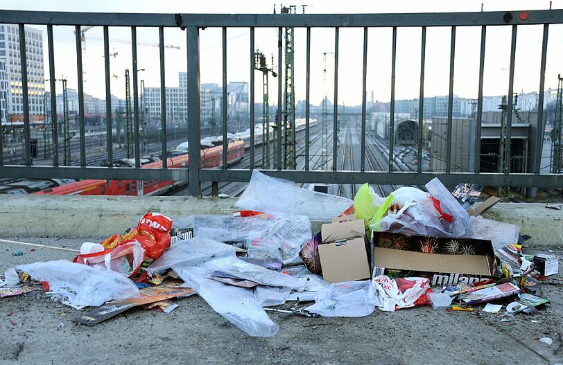 Katerstimmung nach einem rauschenden Fest. Die morgendlichen Impressionen von einem Stadtgang durch München.