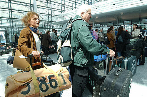 Üben, üben: Testpassagiere auf dem Flughafen München