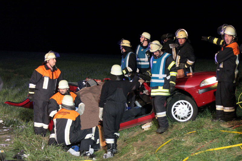 Die Bilder vom Auffahrunfall zwischen Gangkofen und Frontenhausen.