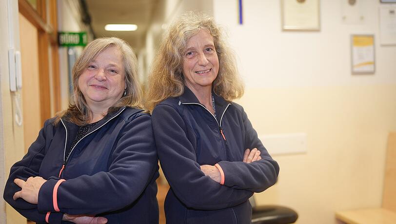 Die Leiterinnen der Bahnhofsmission an Gleis 11, Barbara Thoma und Bettina Spahn. Die Leiterinnen der Bahnhofsmission an Gleis 11, Barbara Thoma und Bettina Spahn.