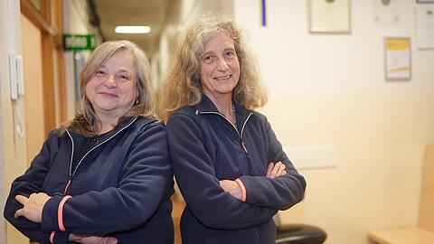 Die Leiterinnen der Bahnhofsmission an Gleis 11, Barbara Thoma und Bettina Spahn. Die Leiterinnen der Bahnhofsmission an Gleis 11, Barbara Thoma und Bettina Spahn.
