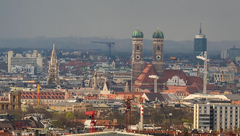 In München gibt es nach Einschätzung der UBS kein akutes Risiko mehr für eine Immobilienblase - anders als 2022 (Archivfoto). In München gibt es nach Einschätzung der UBS kein akutes Risiko mehr für eine Immobilienblase - anders als 2022 (Archivfoto).