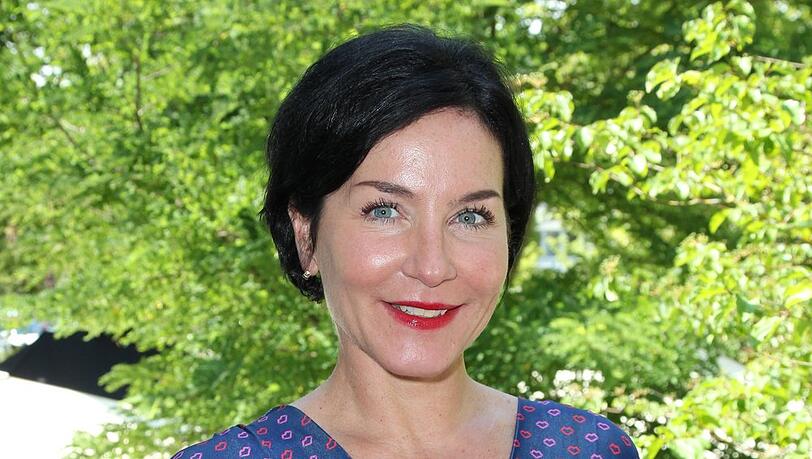 Marisa Burger ist seit Beginn der Serie "Die Rosenheim-Cops" mit dabei. Marisa Burger ist seit Beginn der Serie "Die Rosenheim-Cops" mit dabei.