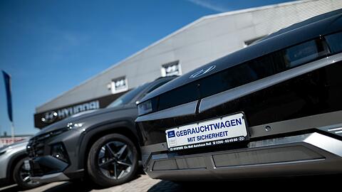 Gebrauchte Elektroautos - Privatpersonen kaufen sie inzwischen häufiger so als neu.