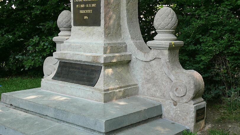 Das Denkmal erinnert an den Münchner Autor Franz von Kobell. Jetzt wurde es vom Freistaat saniert. Das Denkmal erinnert an den Münchner Autor Franz von Kobell. Jetzt wurde es vom Freistaat saniert.