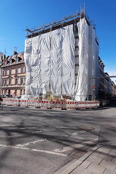 Na, was stand hier einmal? Das berühmte Dönerhaus. Na, was stand hier einmal? Das berühmte Dönerhaus.