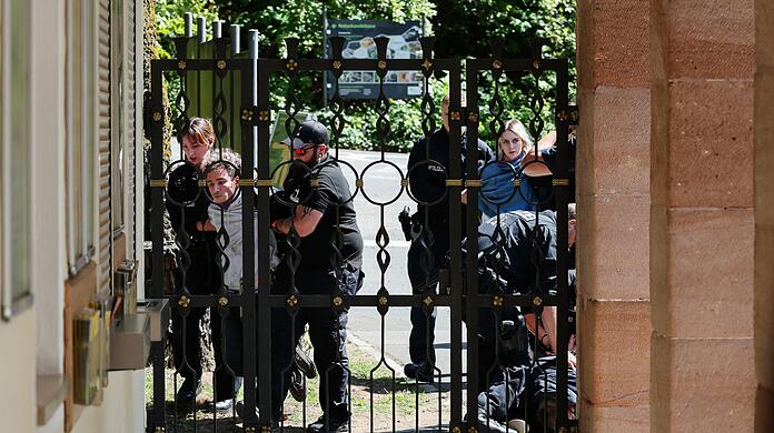 Aktivisten waren am Dienstag in den geschlossenen Tiergarten eingedrungen. Aktivisten waren am Dienstag in den geschlossenen Tiergarten eingedrungen.
