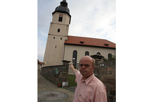 Auch seine Margarethen-Kirche nahm großen Schaden: Dorfpfarrer Rudolf Keller.