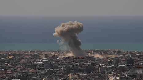 Israel hat die Angriffe in Beiruts Vororten seit einer offiziellen Waffenruhe im April eigentlich reduziert. (Archivbild)