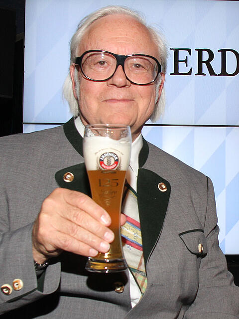 Die gro&szlig;e schwarze Brille war sein Markenzeichen. Werner Brombach hat Erdinger Weissbr&auml;u &uuml;ber Jahrzehnte gro&szlig;gemacht.