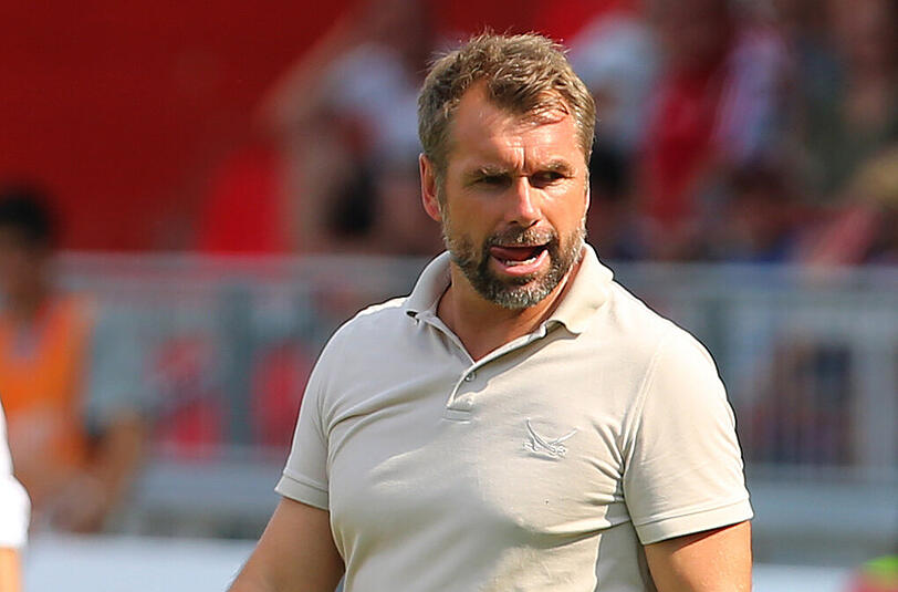 Würzburgs Trainer Bernd Hollerbach