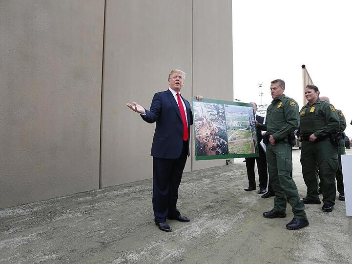 Donald Trump vermisst im Haushaltsgesetz weiterhin Geld für den Bau der Grenzmauer.