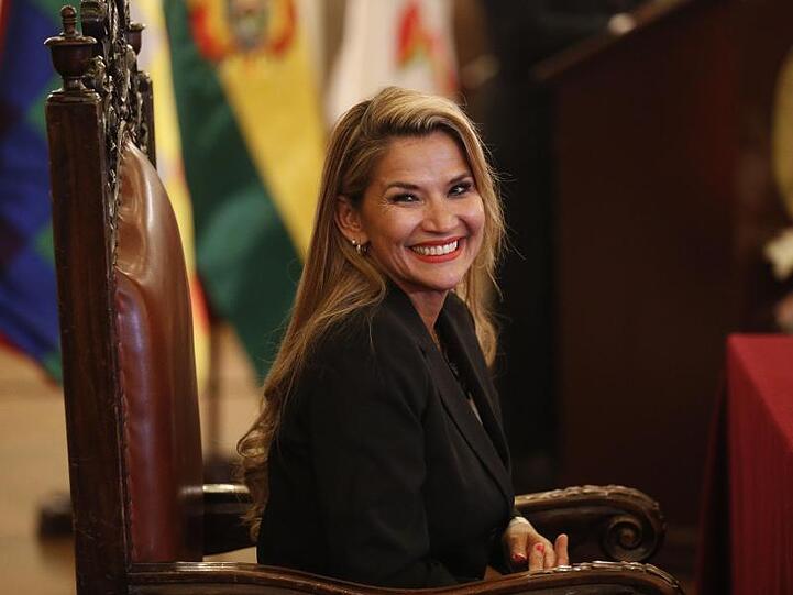Interimspräsidentin Jeanine Anez aus dem wohlhabenderen und konservativen Tiefland Boliviens ist eine scharfe Kritikerin von Evo Morales.