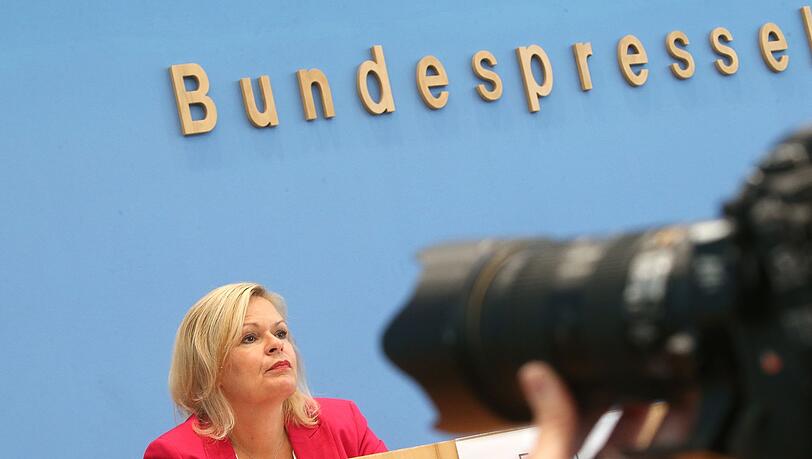Bundesinnenministerin Nancy Faeser (SPD) bei einer Pressekonferenz in Berlin.
