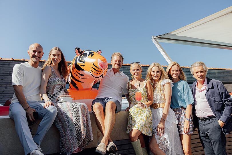 Peyman Armin. Sandra Apfelbeck, Gregor Teicher, Carolin Henseler, Julia Pohl, StephanieTeicher und Korbinian Kohler Peyman Armin. Sandra Apfelbeck, Gregor Teicher, Carolin Henseler, Julia Pohl, StephanieTeicher und Korbinian Kohler