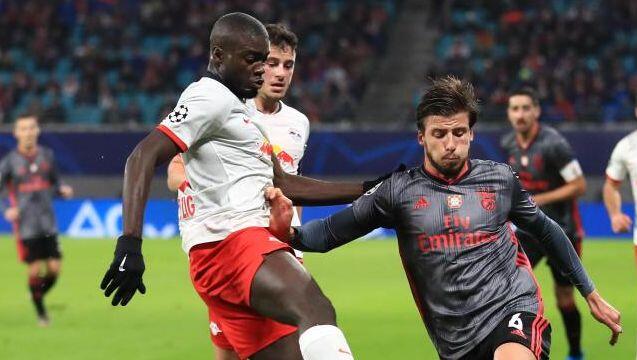 Leipzigs Dayot Upamecano (l.) Leipzigs Dayot Upamecano (l.)