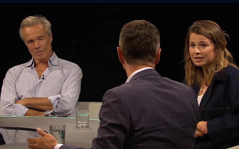 Manfred Gößl (Mitte), Hauptgeschäftsführer der IHK für München und Oberbayern, versuchte Hannes Jaenicke und Klimaaktivistin Luisa Neubauer mit Argumenten zu begegnen. Manfred Gößl (Mitte), Hauptgeschäftsführer der IHK für München und Oberbayern, versuchte Hannes Jaenicke und Klimaaktivistin Luisa Neubauer mit Argumenten zu begegnen.