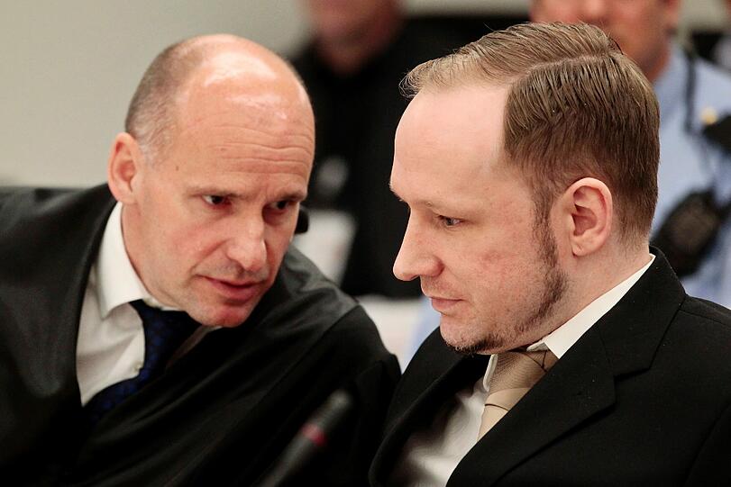 ...ob es sinnvoll ist, dem bekennenden Islamhasser mit dem öffentlichen Prozess...