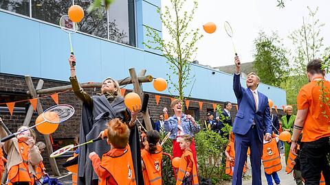 Königin Máxima und Ehemann König Willem-Alexander bei den "Koningsspelen" in Roosendaal.