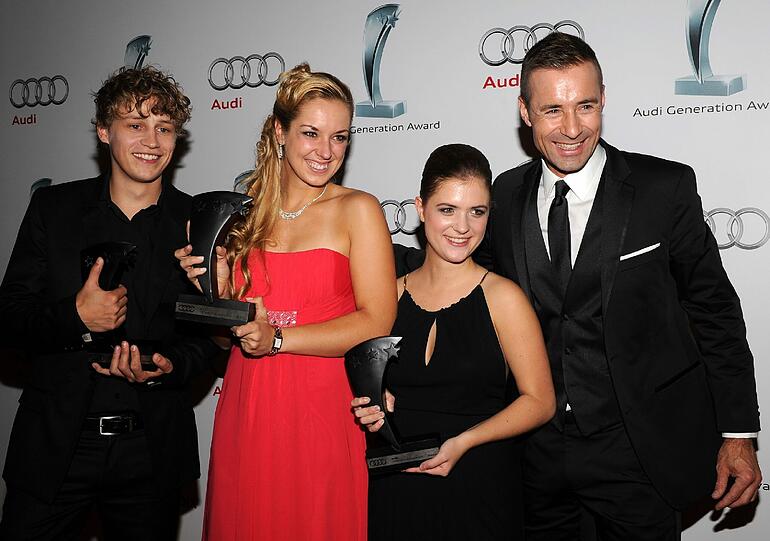 Als Talente geehrt, inzwischen Stars: Die Preisträger von 2011 (v. l.), Tim Bendzko, Sabine Lisicki, Liv Lisa Fries, Moderator Kai Pflaume.