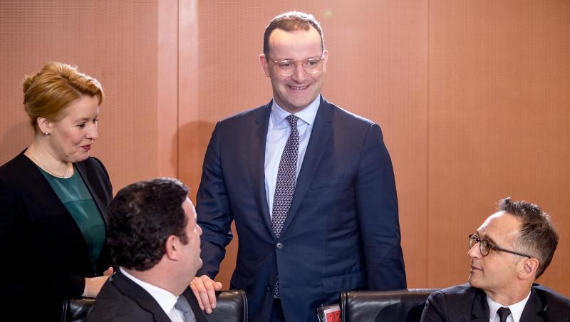 Die Minister warten auf den Beginn der Sitzung des Bundeskabinetts im Kanzleramt. Die Minister warten auf den Beginn der Sitzung des Bundeskabinetts im Kanzleramt.