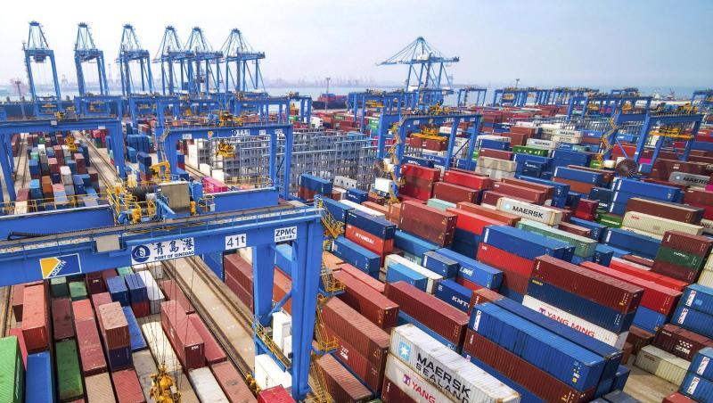 Chinas Außenhandel ist seit Jahresanfang um zwei Prozent und im Juni sogar um vier Prozent zurückgegangen. Chinas Außenhandel ist seit Jahresanfang um zwei Prozent und im Juni sogar um vier Prozent zurückgegangen.